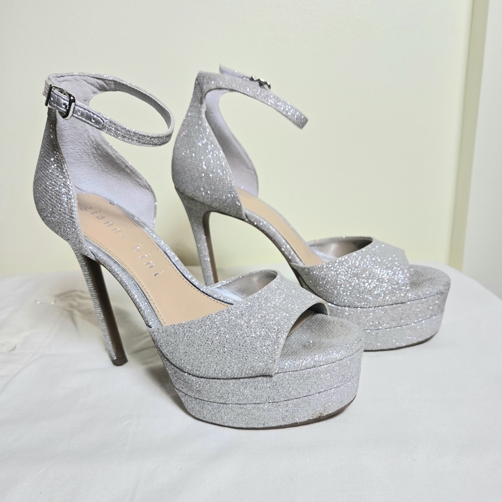 EUC - Gianni Bini Shimmering Silver Platform Heels